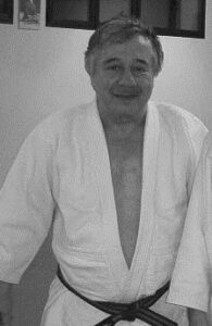 La penna e la spada: Cesare Barioli il Maestro di Judo, il suo pensiero sempre attuale e la sua raffinata scrittura. La sua eredità tecnica e morale lasciata ai suoi allievi prestigiosi, i fratelli Vismara.